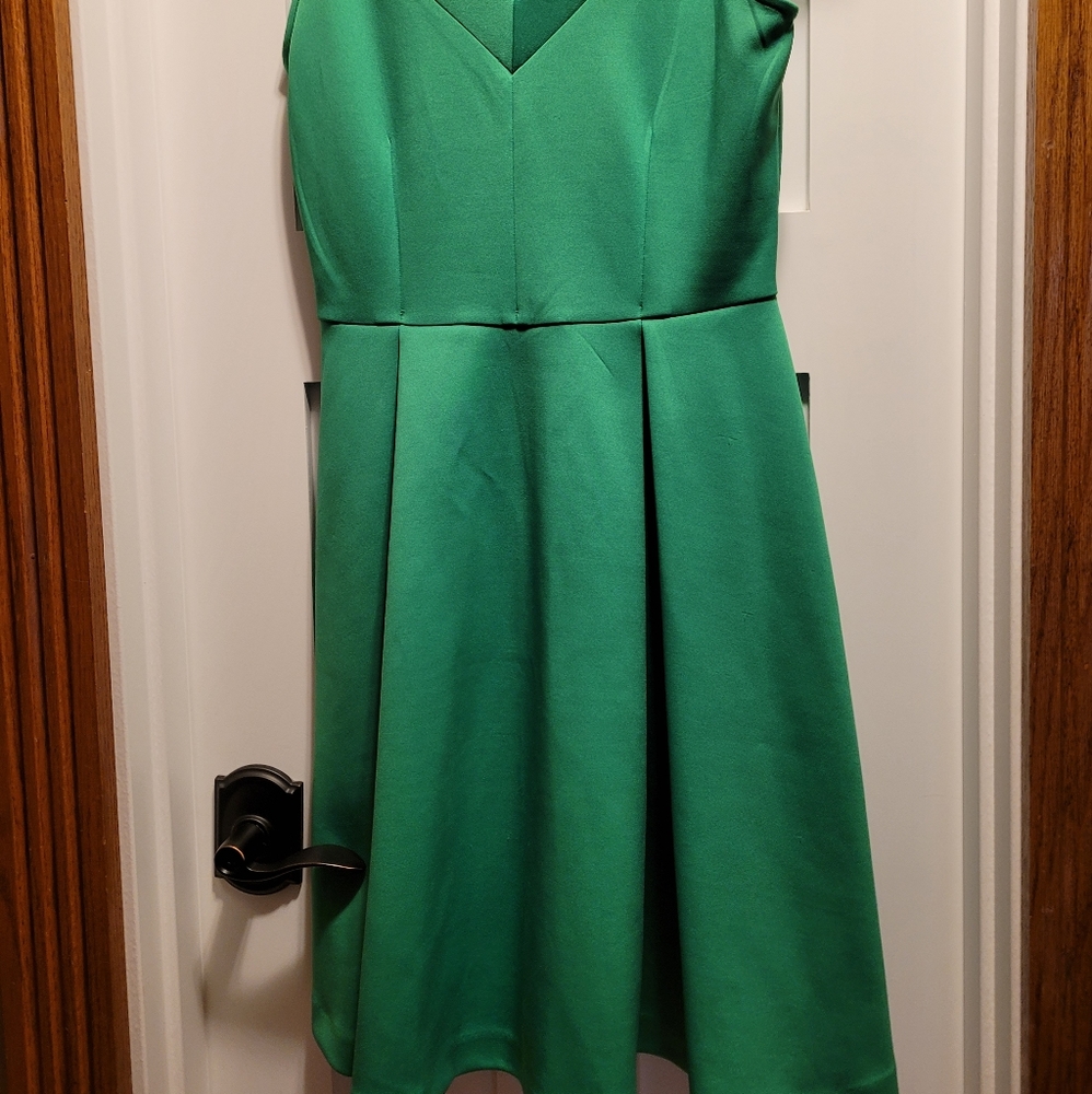 Green Sleeveless Dress
